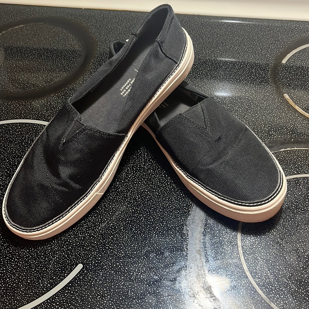 Ladies slip ons